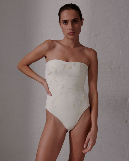 Esteros Hand-Embroidered One Piece / Ivory