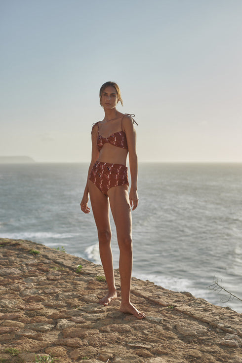 Victoria Vintage Hand Embroidered Bottom / Terra Flor de Mayo