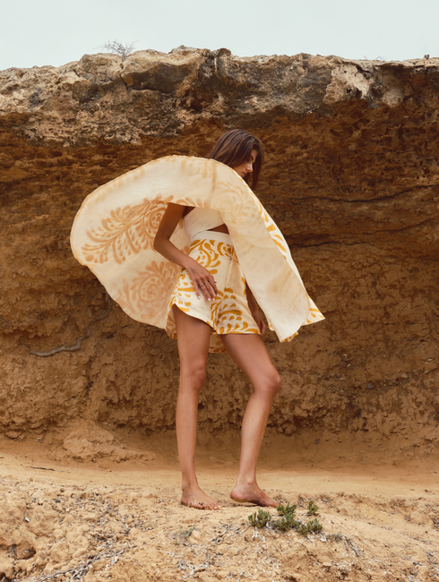 Tomaso Linen Short / Ecru Yellow Arabesque